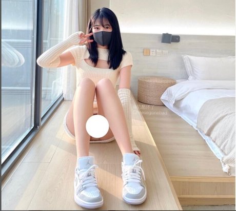 Cheesegonebad77 schauspielerin nette fotos