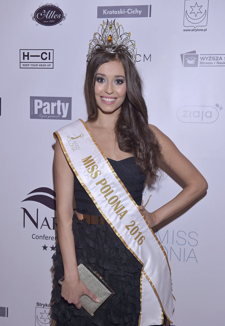 Izabella Krzan nackt kunst fotos