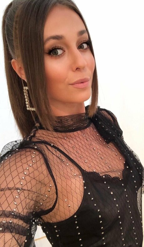 Izabella Krzan top erwachsene fotos