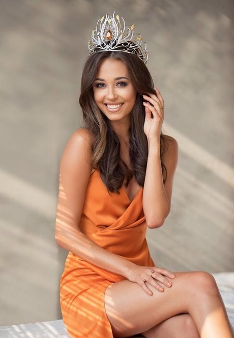 Izabella Krzan exklusive akt archiv