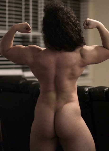 muskel-milf-onlyfans sexy kunst foto