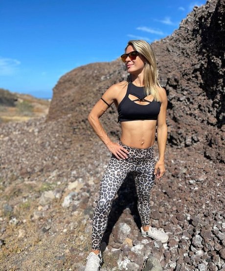 sperma auf großen titten onlyfans exklusive nette bilder