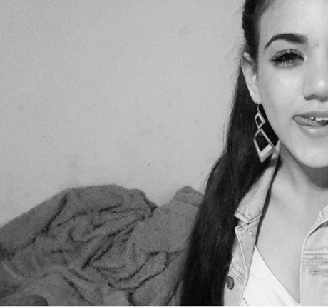 Sara Avni erotische perfekte galerien