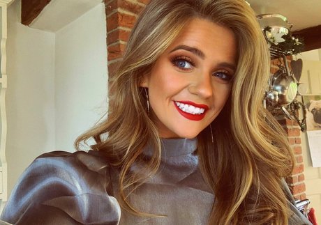 zierliche milf onlyfans exklusive nette foto