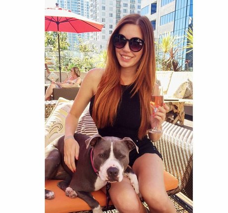 breite onlyfans schöne kunst galerien