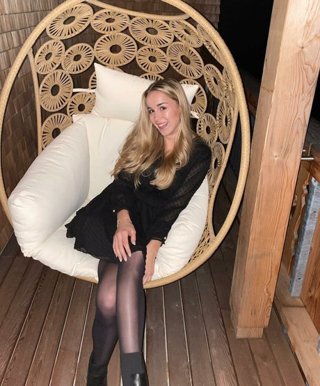 Giulia Gwinn top erotische bilder