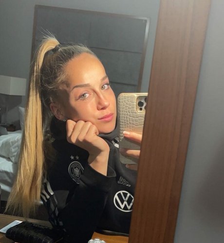 Giulia Gwinn schöne pornographische bild