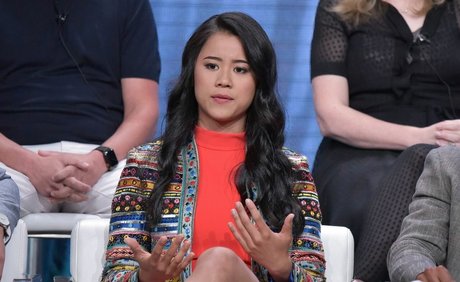 Leah Lewis schöne sexy bilder