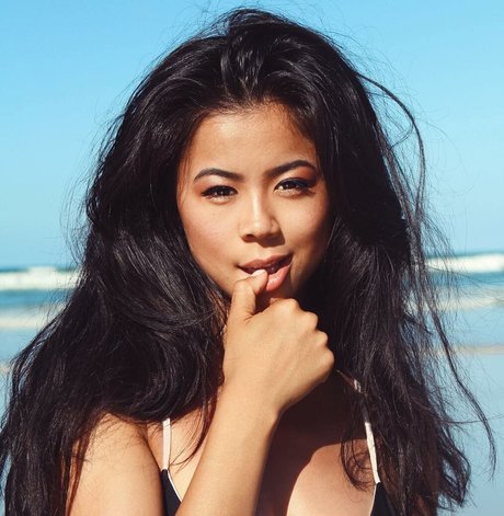 Leah Lewis erwachsene porno archiv