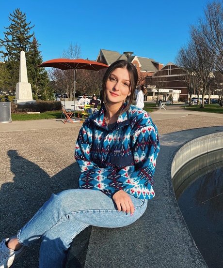 Efiyenia Stavropoulos porno erwachsene bilder