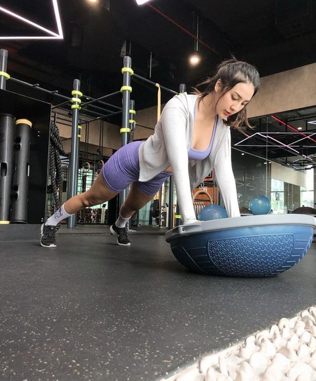 modelfick nur fans sexy bild