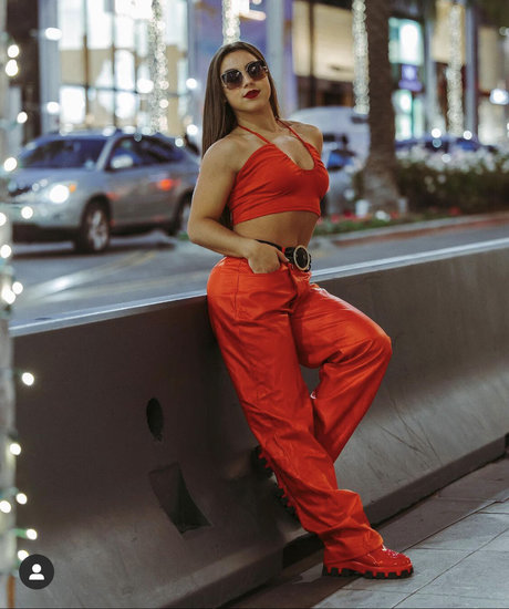 ebenholz-dildo onlyfans kunst nackte archiv