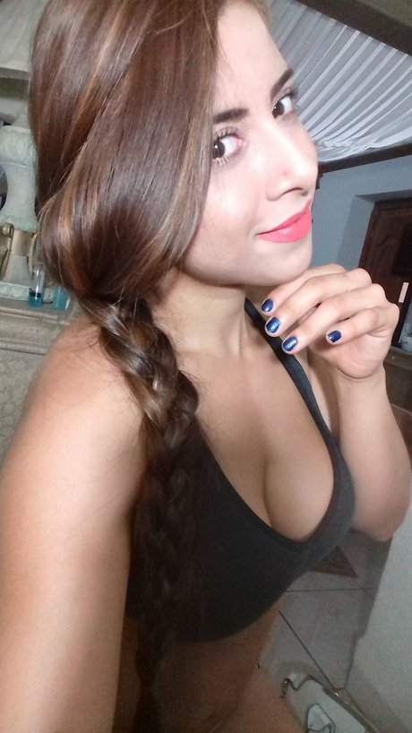 Elda De La Torre nackte fotos