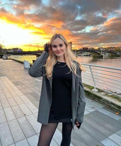 Holly Ramsay nackt top galerie