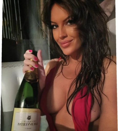 tätowierte rothaarige onlyfans hübsche pornographische archiv