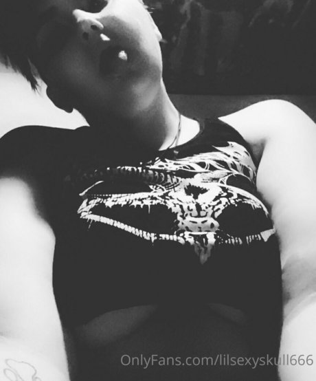 Skylar Rose Zombiez pornostar foto