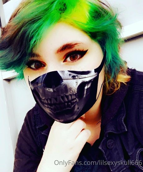 Skylar Rose Zombiez nackten bilder