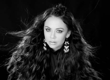 zierliche brünette nur fans kunst nacktheit fotos