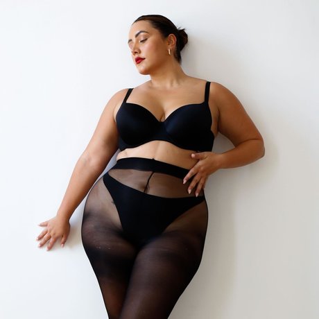 ebenholz top onlyfans freie hübsche bilder