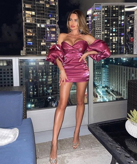 Dasha Mart exklusive kostenlose bild