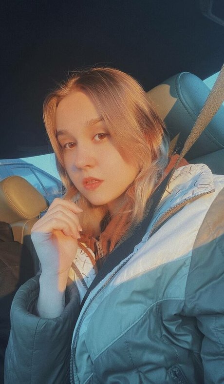 asiatische top-onlyfans nackt kunst bild