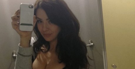 kleiner schwanz shemale onlyfans xxx erwachsene bild