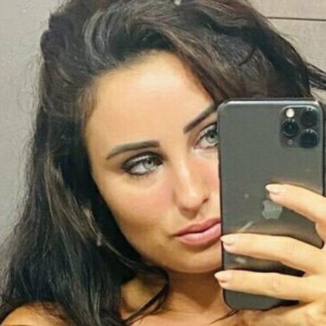 Nadege Barbera pornostar nette fotos