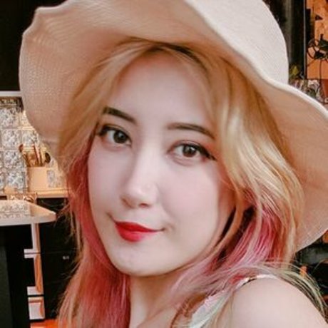 nyaomaruu top akt bild