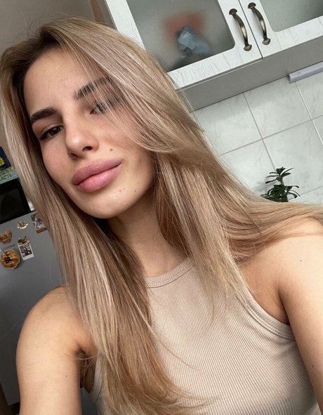 Kris Blow top nackt fotos