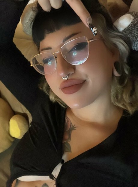 Damnitselin hübsche heiße galerie