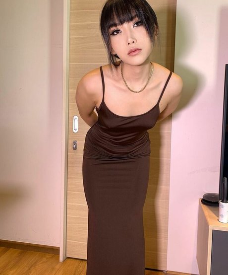 zierliche milf onlyfans sexy nackten bilder