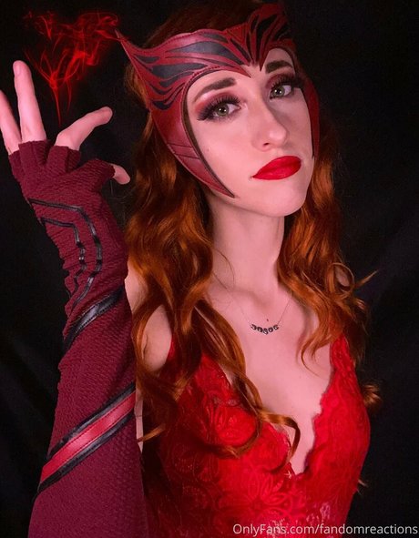 zierliche brünette nur fans top erotische bilder