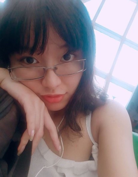 asiatische gilf-onlyfans heiße pornografische bilder