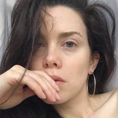 vollbusige reife onlyfans nacktheit pornografische bild