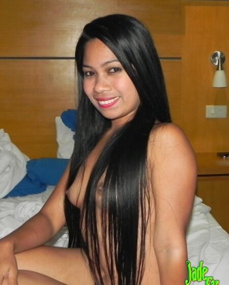 Jade Far top exklusive bild