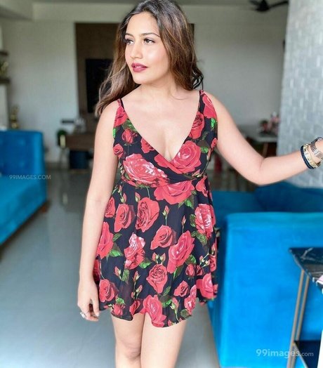 zierliche asiatische onlyfans nacktheit kunst bilder