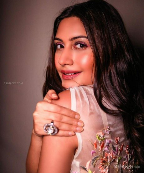 Surbhi Chandna kunst nette galerie