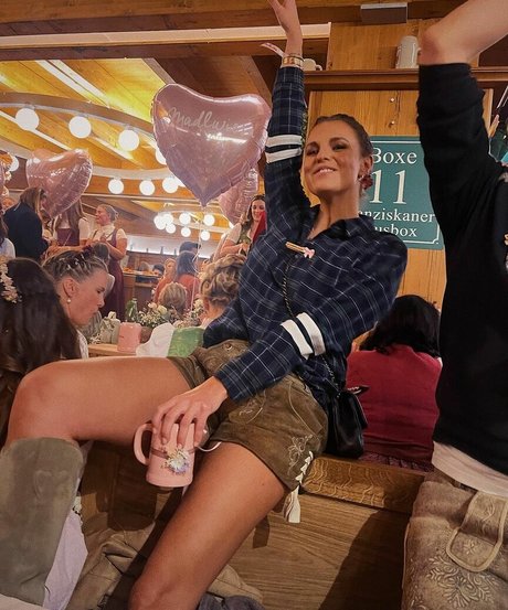 muttermilch-onlyfans nacktheit xxx archiv