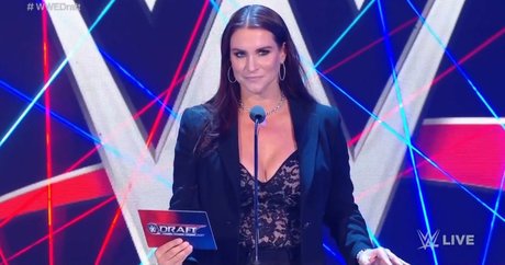 Stephanie McMahon model perfekte archiv