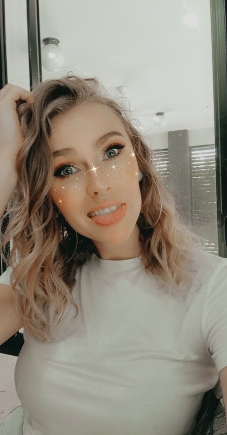 breite onlyfans beste akt galerien