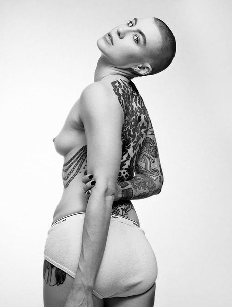 CBG19 pornostar nackt bild