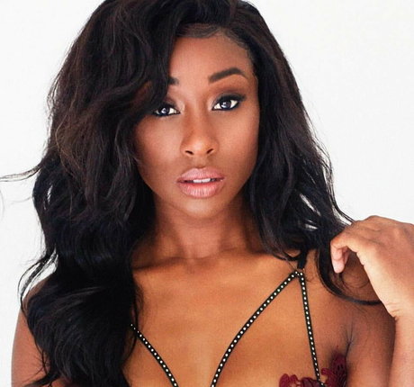 Scarlette Douglas erotische akt galerien