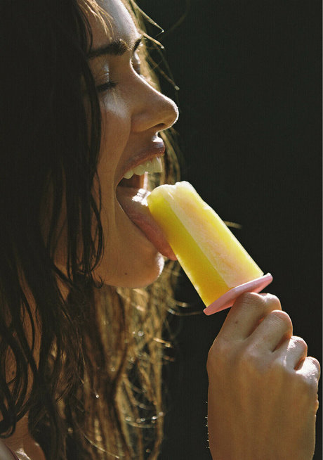 dünne blonde onlyfans hübsche porno bilder