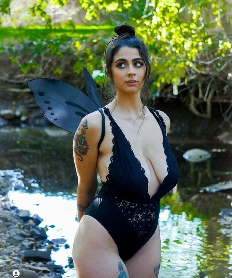 Danarhakos model xxx fotos