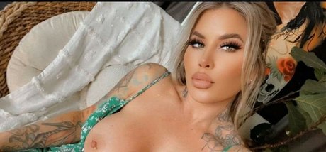 AvaArlo nackt pornographische galerie