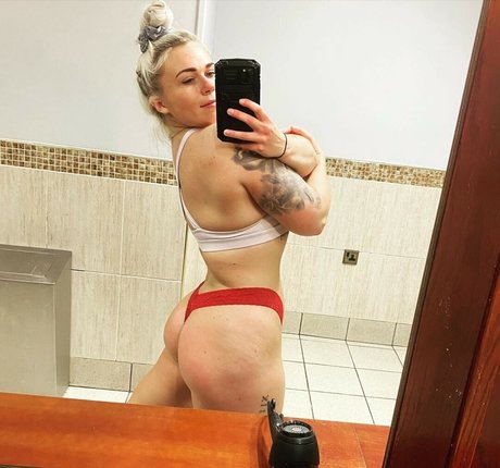 Frankie Dennis kostenlose erotische galerien