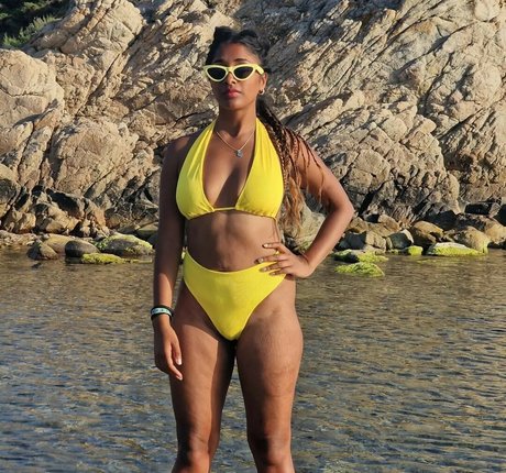 Dinusha nacktheit erotische galerien