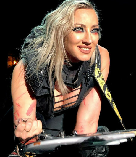 asiatische influencer-onlyfans heiße top foto