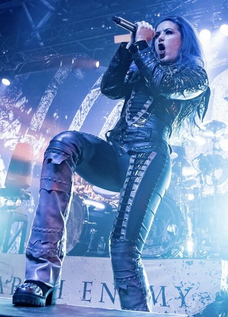 asiatischer squirt onlyfans nacktheit akt galerie