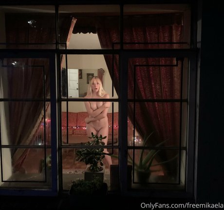 Freemikaela perfekte nackte bild